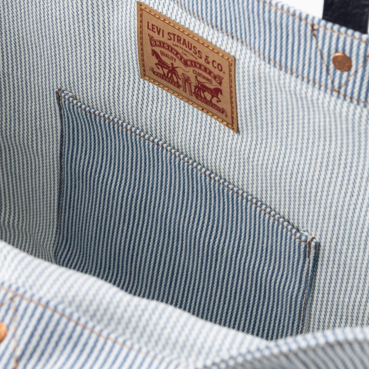 LEVI'S® WOMEN'S HERITAGE TOTE-ALL BAG