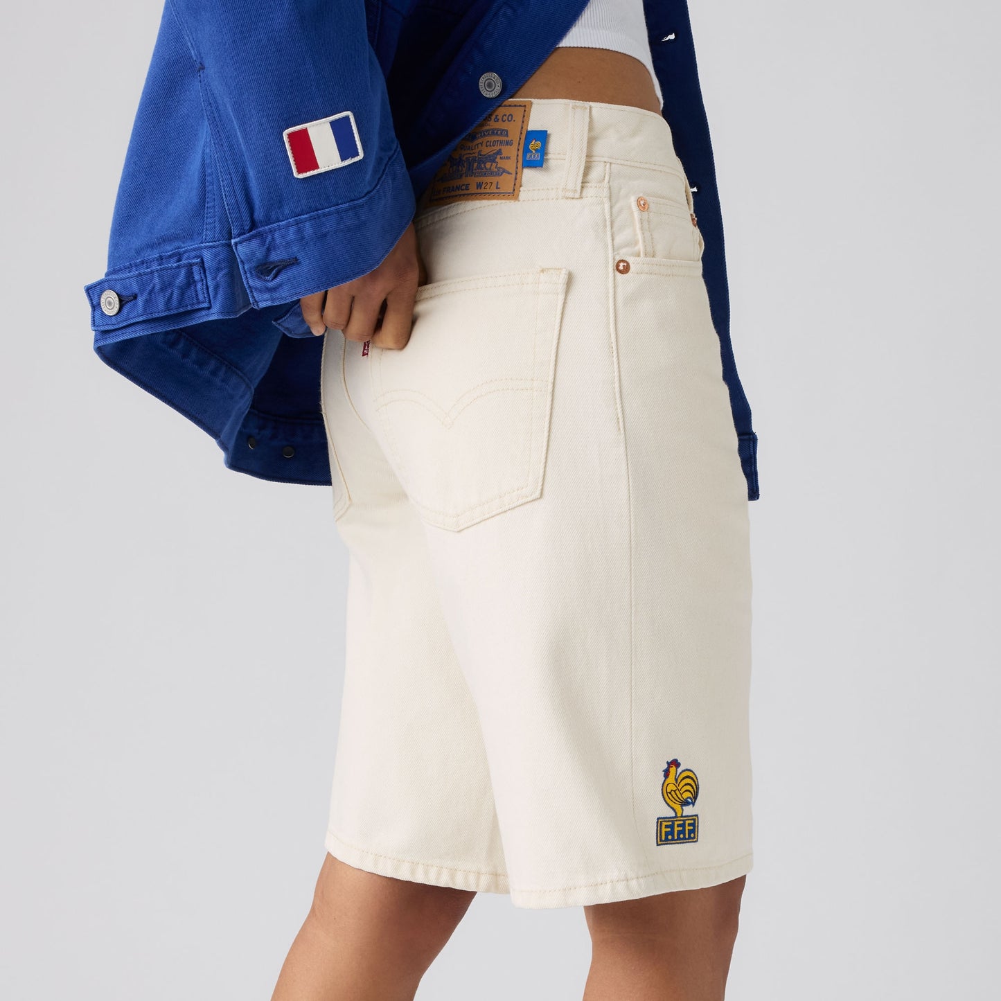 LEVI'S® FRANCE FOOTBALL 478 BAGGY SHORTS - LIGHT INDIGO - WORN IN