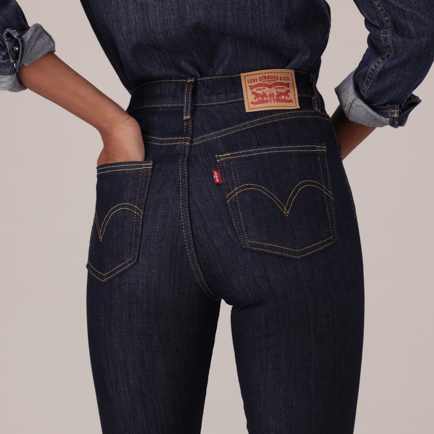 LEVI'S® WOMEN'S 720 HIGH-RISE SUPER SKINNY JEANS - DARK INDIGO - FLAT FINISH