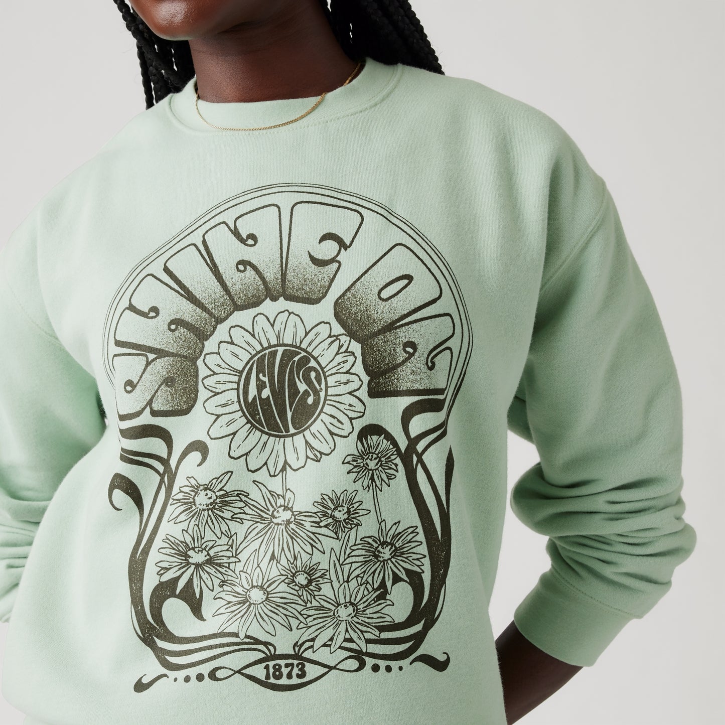 LEVI'S® WOMEN'S GRAPHIC EVERYDAY CREWNECK SWEATSHIRT - GREEN