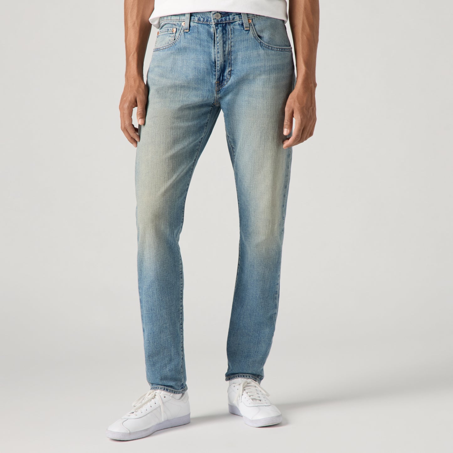 LEVI'S® MEN'S 512™ SLIM TAPER LIGHTWEIGHT JEANS - MEDIUM WASH