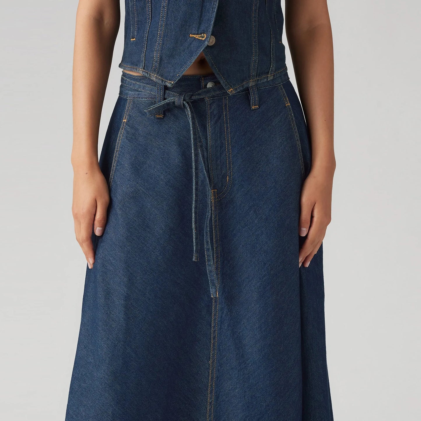 LEVI'S® WOMEN'S XL SKIRT - DARK INDIGO - FLAT FINISH
