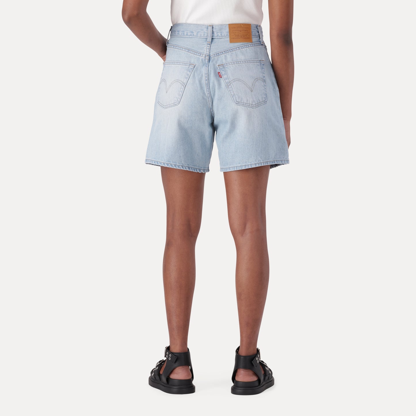 LEVI'S® WOMEN'S HIGH-RISE BAGGY SHORTS - MED INDIGO - FLAT FINISH