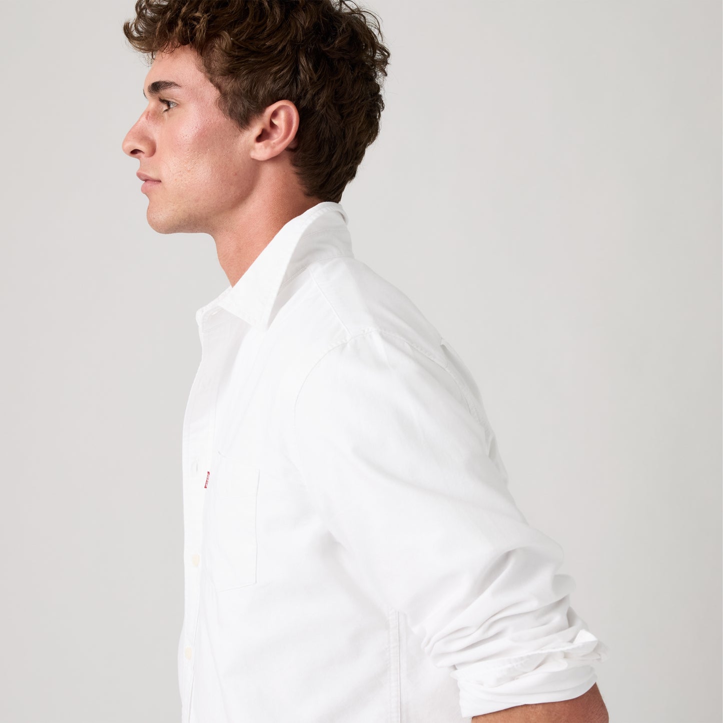 LEVI'S® MEN'S CLASSIC POCKET STANDARD FIT SHIRT - NEUTRAL