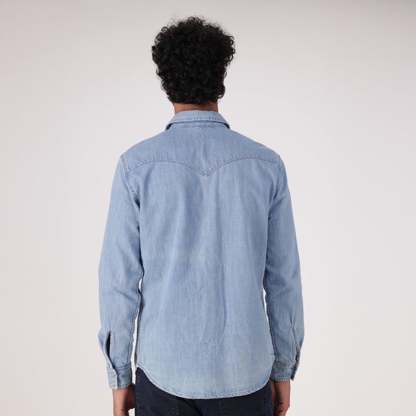 LEVI'S® MEN'S CLASSIC STANDARD FIT WESTERN SHIRT - MED INDIGO - FLAT FINISH