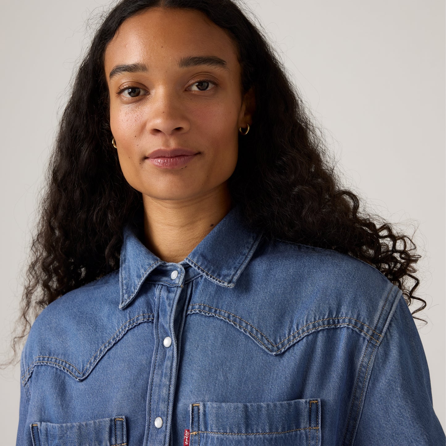 LEVI'S® WOMEN'S TEODORA WESTERN SHIRT - MED INDIGO - WORN IN