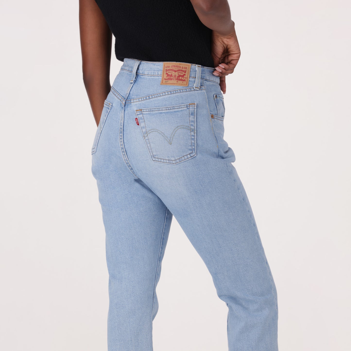 LEVI'S® WOMEN'S 501® ORIGINAL CROPPED JEANS - MED INDIGO - WORN IN