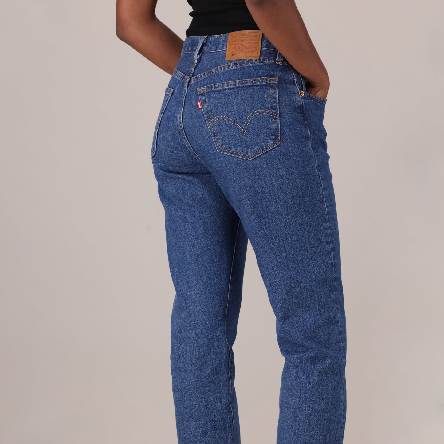 LEVI'S® WOMEN'S 501® ORIGINAL JEANS - MED INDIGO - WORN IN