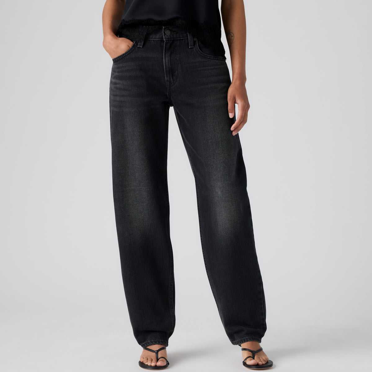 LEVI'S® WOMEN'S LOOSE TAPER JEANS - MED INDIGO - WORN IN