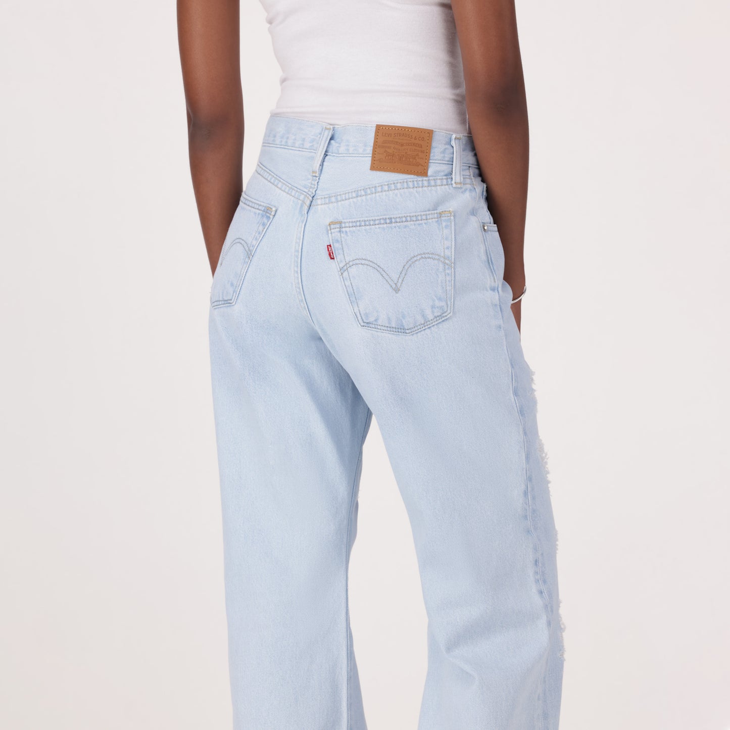 LEVI'S® WOMEN'S LOOSE BOOT JEANS - LIGHT INDIGO - WORN IN