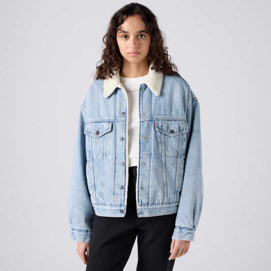 LEVI'S® WOMEN'S '90S SHERPA TRUCKER JACKET - LIGHT INDIGO - WORN IN