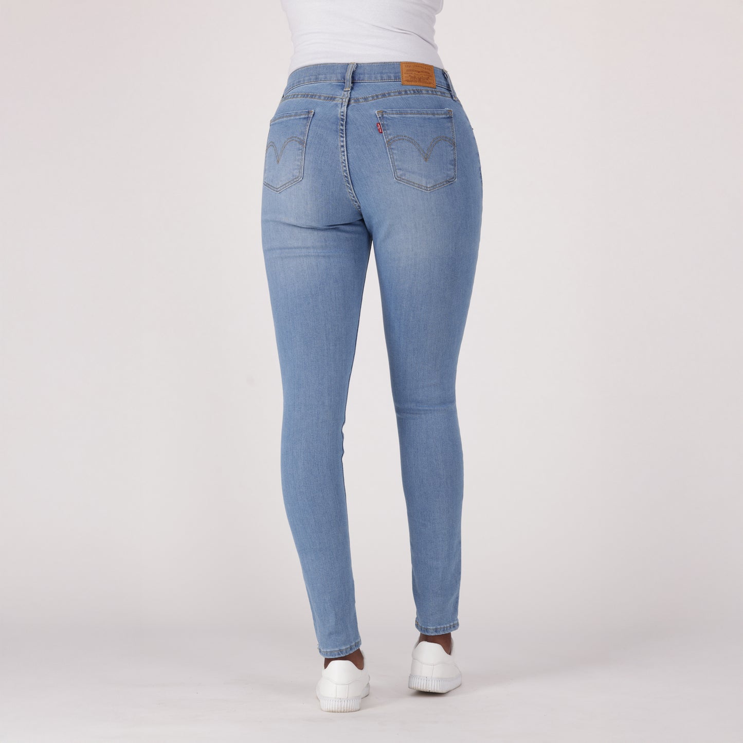 LEVI'S® WOMEN'S CURVY SKINNY - MED INDIGO - WORN IN