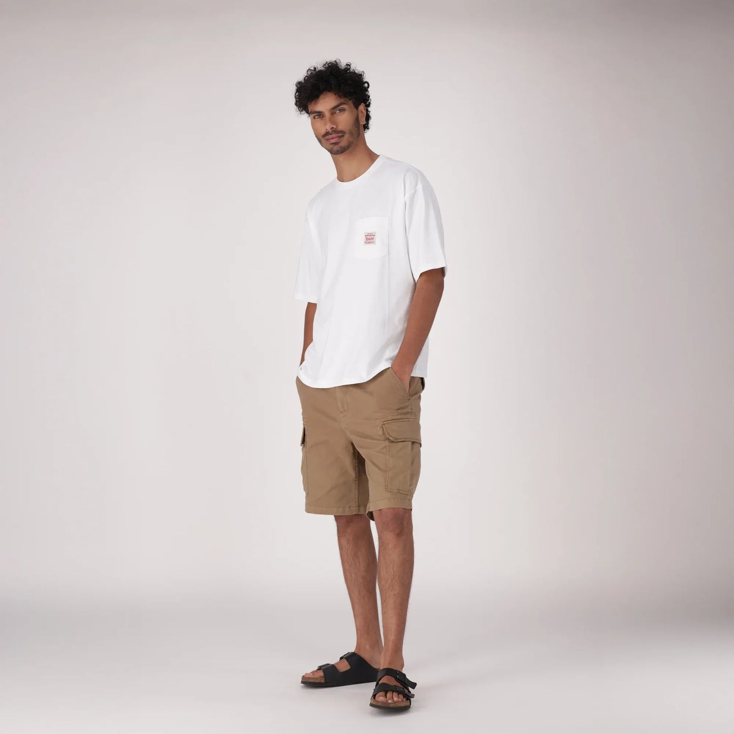 LEVI'S® MEN'S HALF-SLEEVE T-SHIRT - NEUTRAL