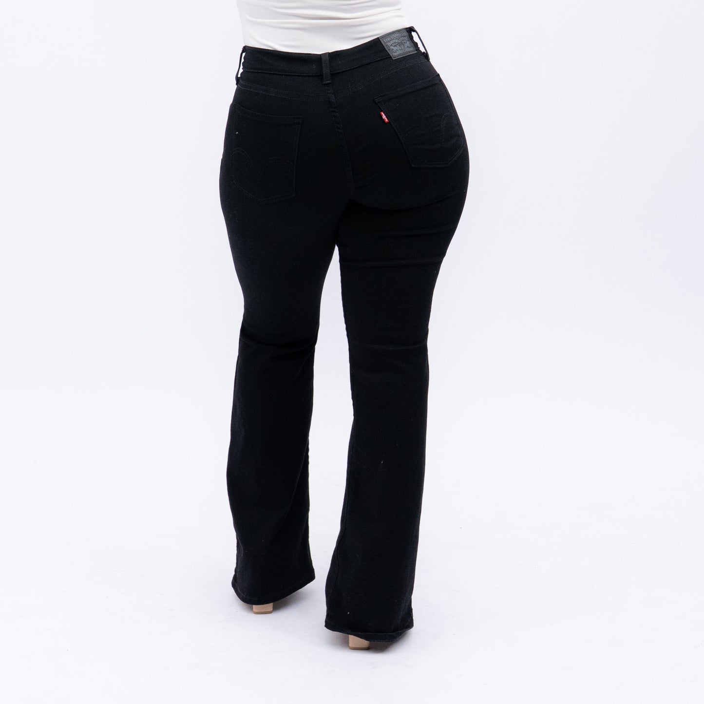 LEVI'S® WOMEN'S CURVY FLARE - BLACK