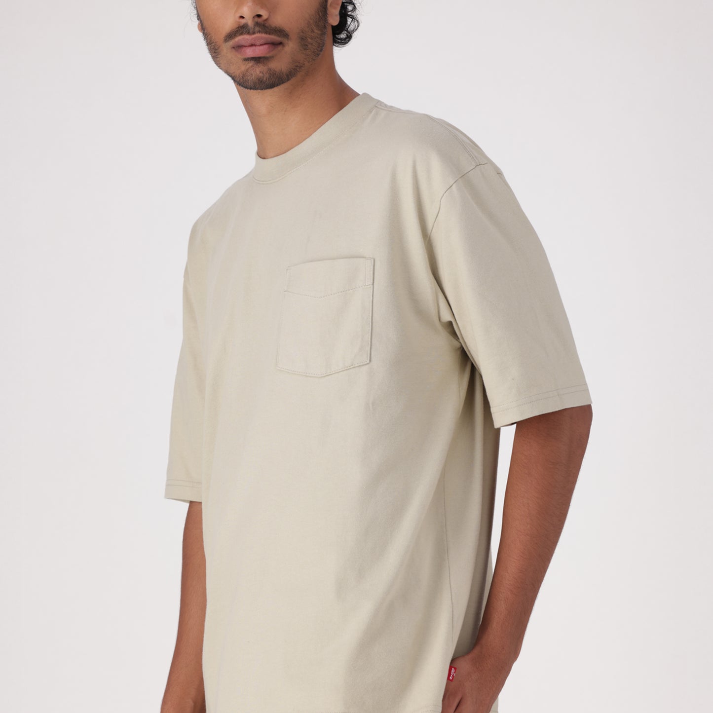 LEVI'S® MEN'S HALF-SLEEVE POCKET T-SHIRT - GREY