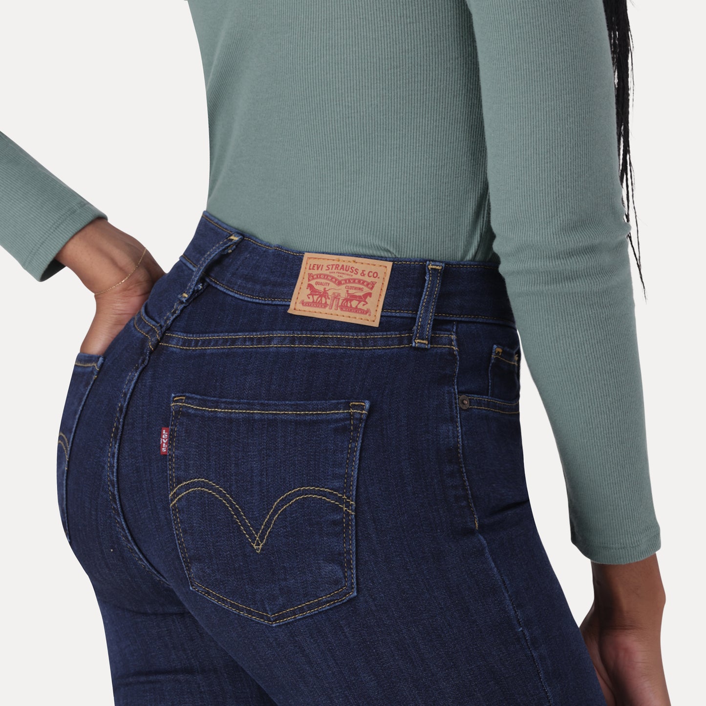 LEVI'S® WOMEN'S CURVY STRAIGHT - DARK INDIGO - FLAT FINISH