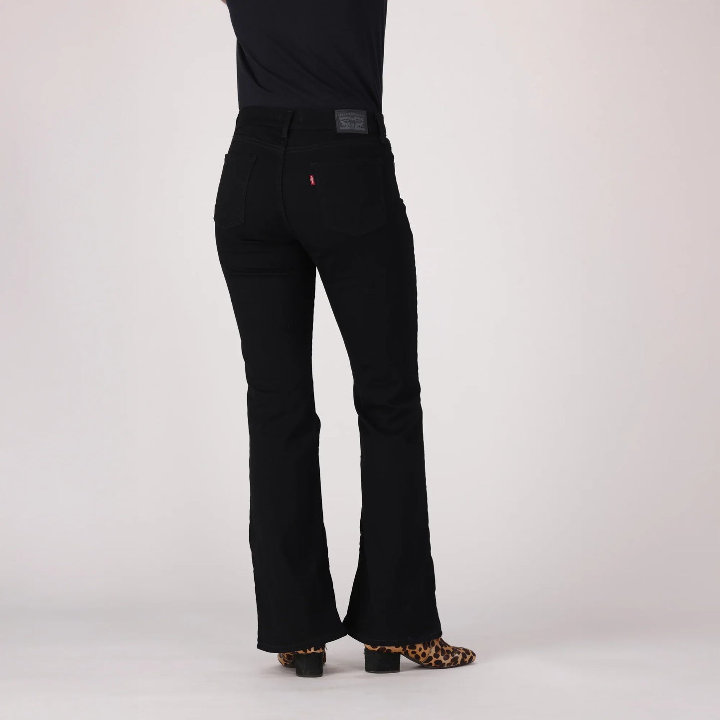 LEVI'S® WOMEN'S CURVY FLARE - BLACK