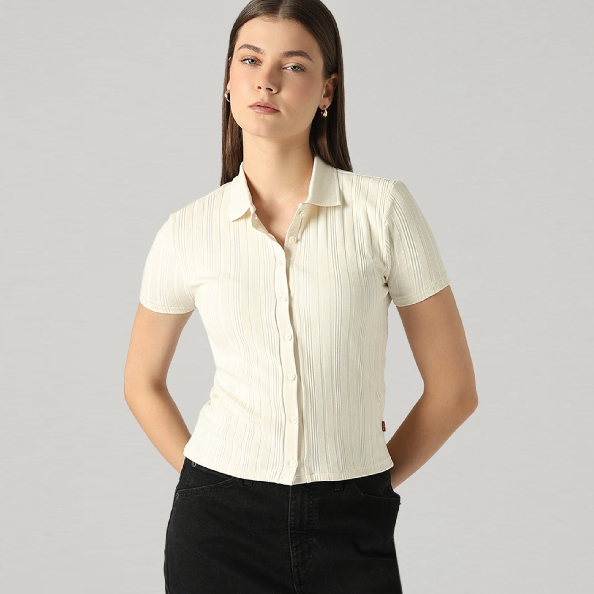 LEVI'S® WOMEN'S TEXTURED SLIM FIT RIBBED SHIRT - WHITE
