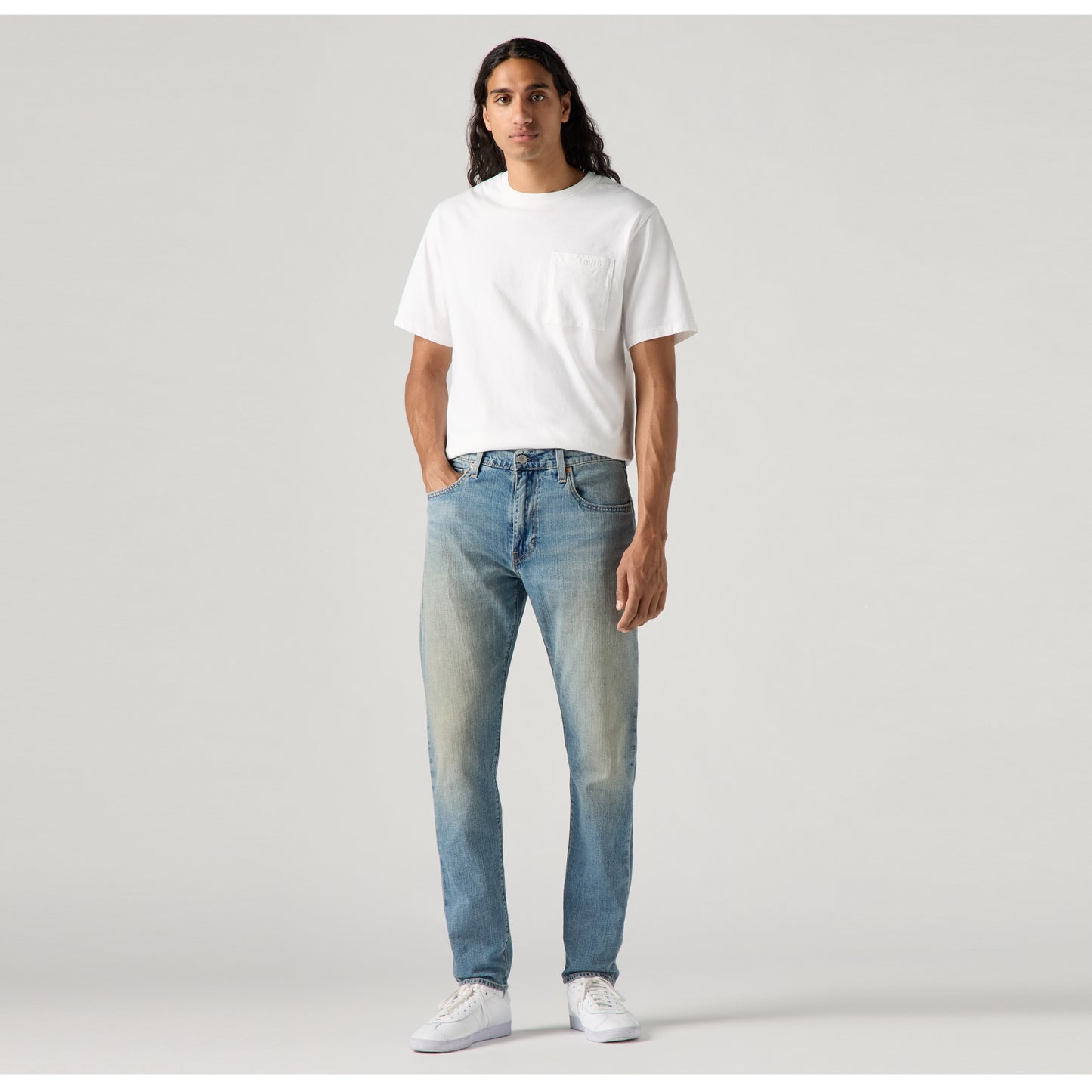 LEVI'S® MEN'S 512™ SLIM TAPER LIGHTWEIGHT JEANS - MEDIUM WASH