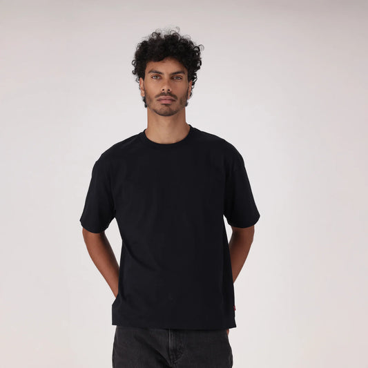 LEVI'S® MEN'S CROPPED BOXY TEE - BLACK