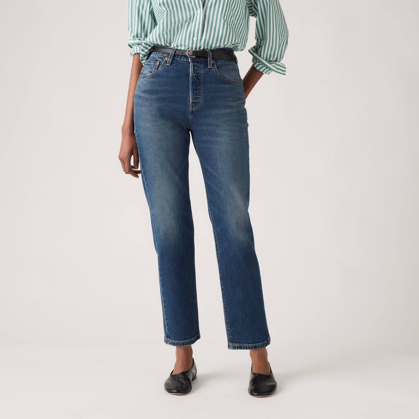 LEVI'S® WOMEN'S CROPPED 501 ORIGINAL® JEANS - MED INDIGO - WORN IN
