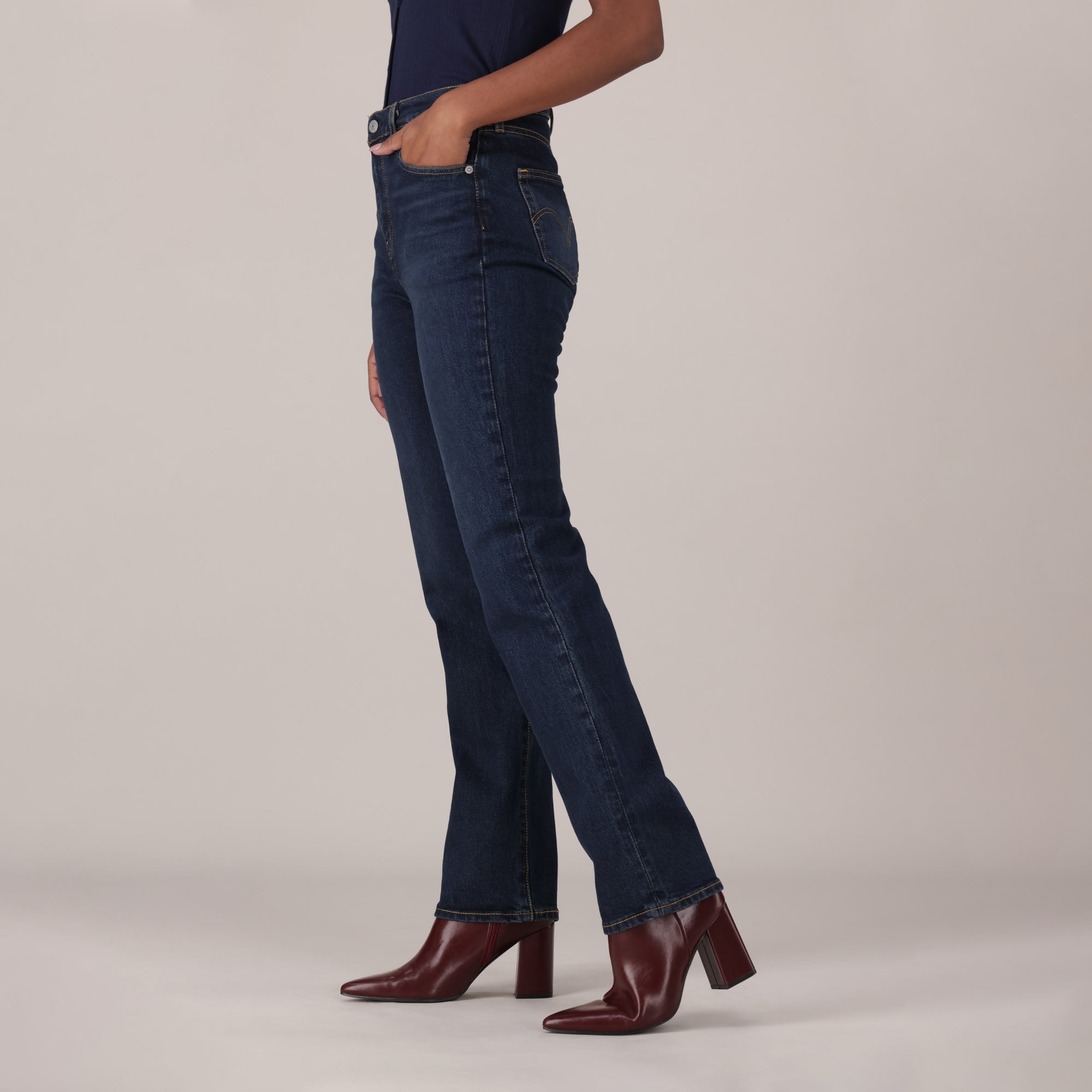 LEVI'S® WOMEN'S RIBCAGE SLIM JEANS - MED INDIGO - WORN IN