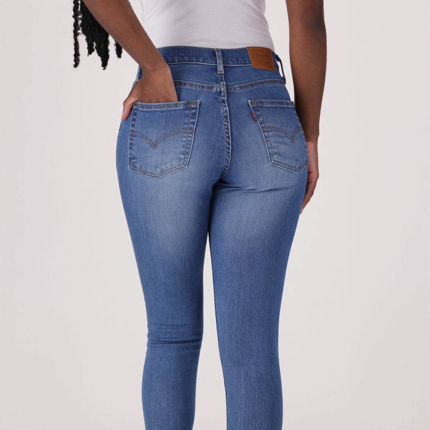 LEVI'S® WOMEN'S 720 HIGH-RISE SUPER SKINNY JEANS - MED INDIGO - WORN IN