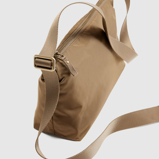 LEVI'S® WOMEN'S ALI SMALL SHOULDER BAG - BROWN