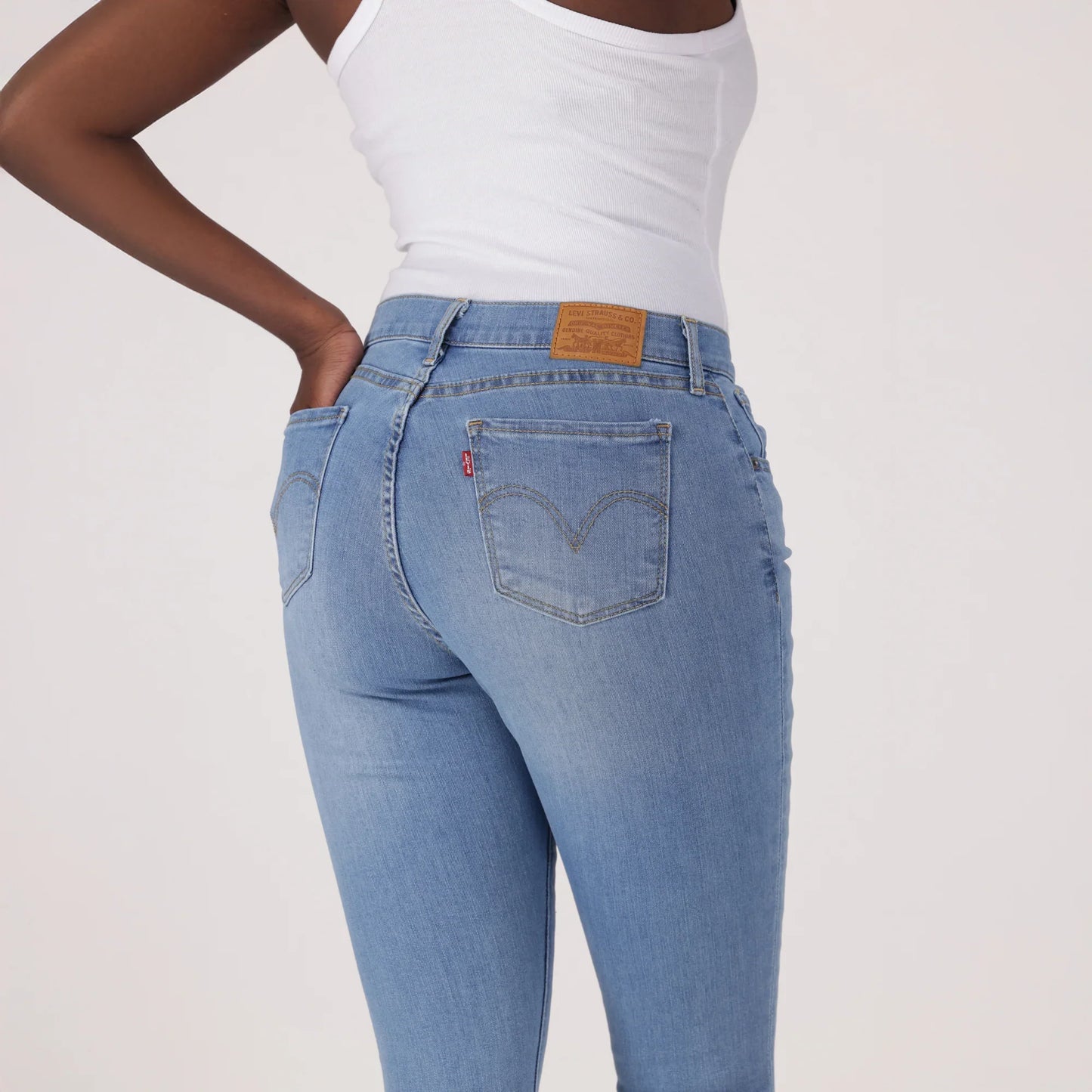 LEVI'S® WOMEN'S CURVY SKINNY - MED INDIGO - WORN IN