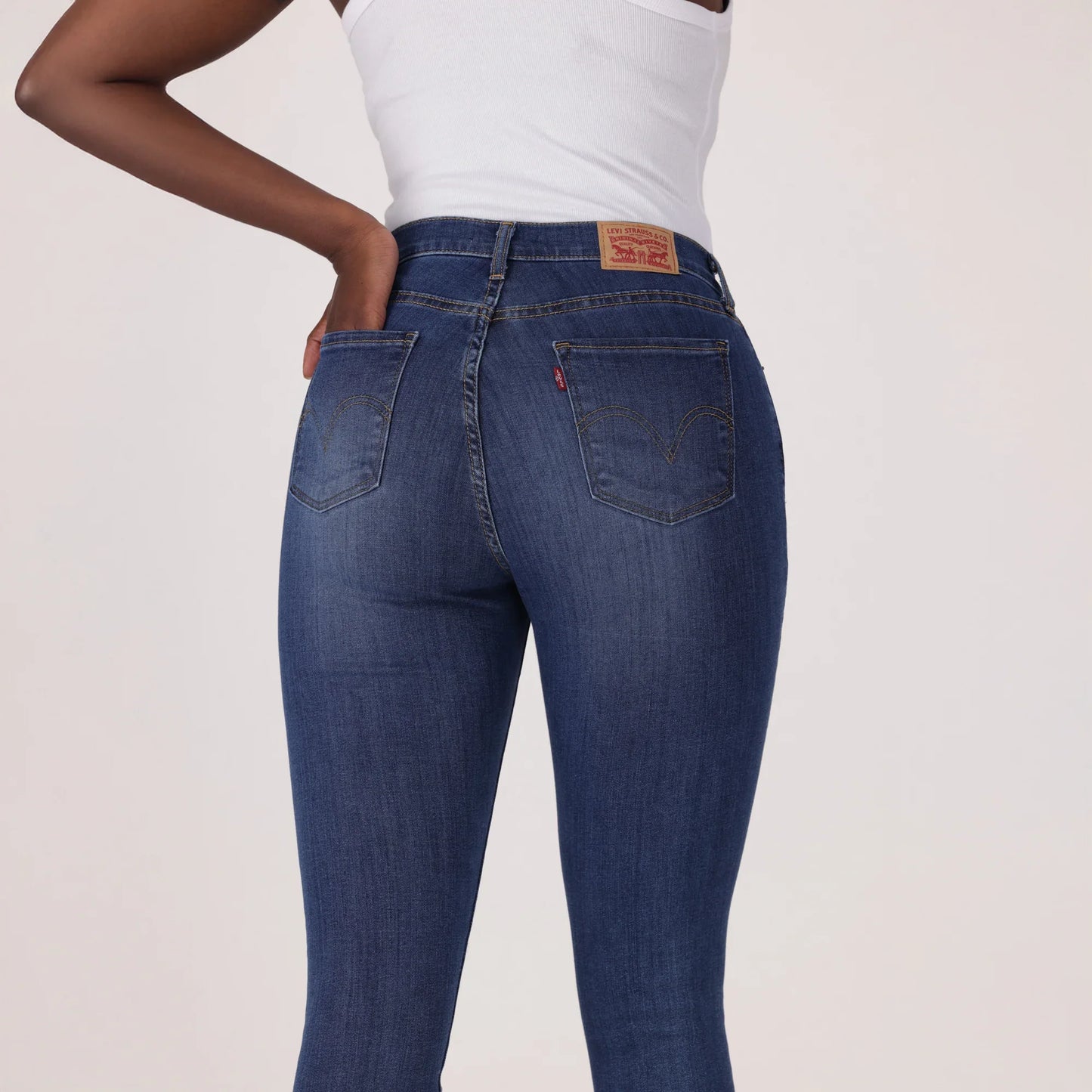 LEVI'S® WOMEN'S CURVY HIGH-RISE SUPER SKINNY - MEDIUM WASH