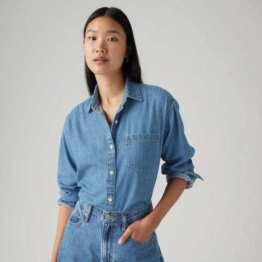 LEVI'S® WOMEN'S HARLIE BOYFRIEND SHIRT - MED INDIGO - FLAT FINISH