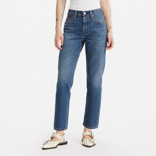 LEVI’S® WOMEN’S 501® ORIGINAL LIGHTWEIGHT CROPPED JEANS - MED INDIGO - WORN IN