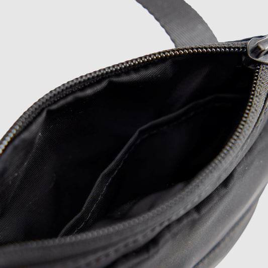 LEVI'S® MEN'S MISSION BAY CROSSBODY POUCH - BLACK