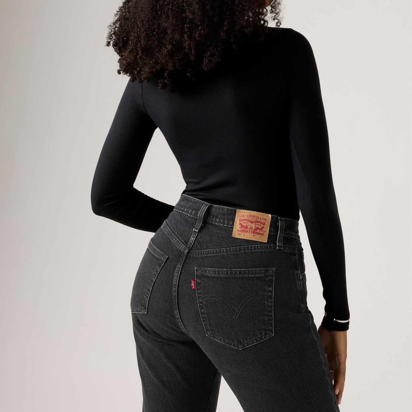LEVI'S® WOMEN'S 501® CURVE JEANS - MED INDIGO - WORN IN