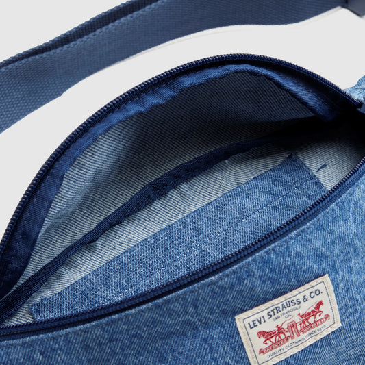 LEVI'S® MEN'S DUBOCE SLING BAG - BLUE