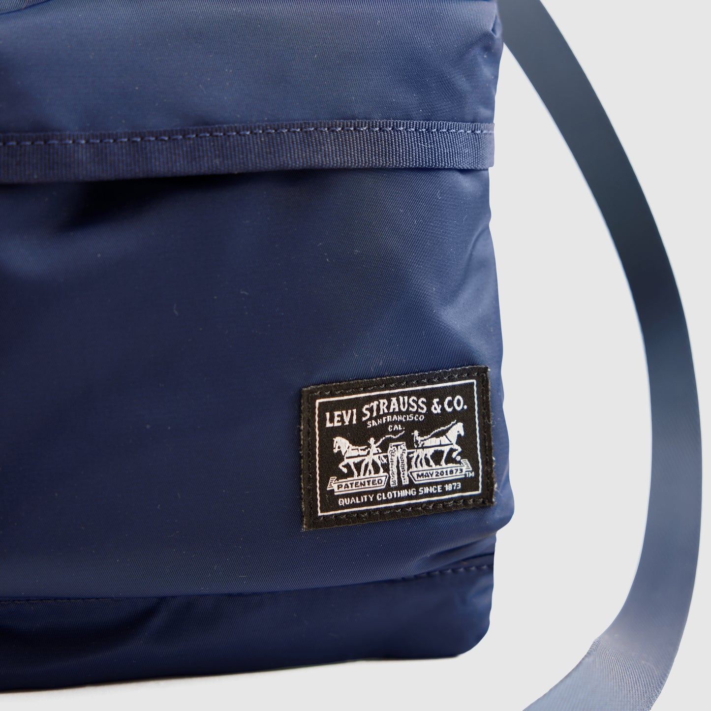 LEVI'S® MEN'S MISSION BAY CROSSBODY POUCH - BLUE