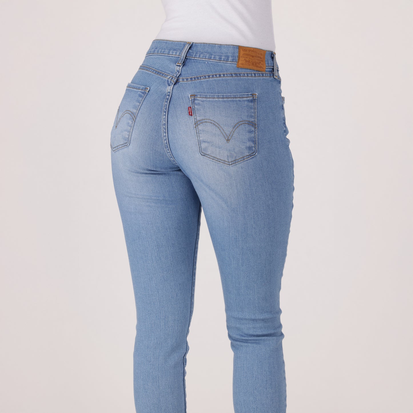 LEVI'S® WOMEN'S CURVY HIGH-RISE SUPER SKINNY - MED INDIGO - WORN IN
