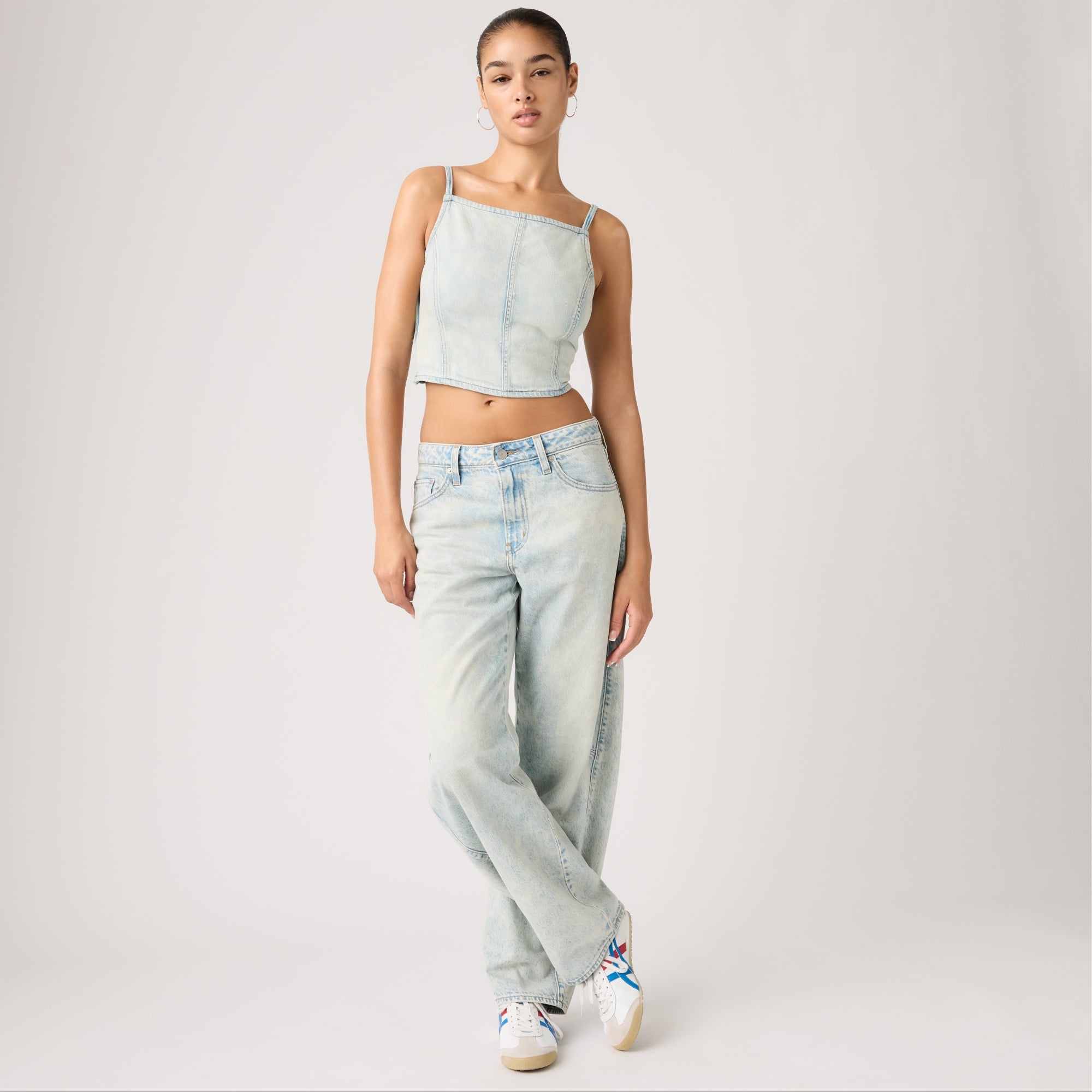 LEVI'S® WOMEN'S BAGGY DAD BARREL JEANS - LIGHT INDIGO - WORN IN