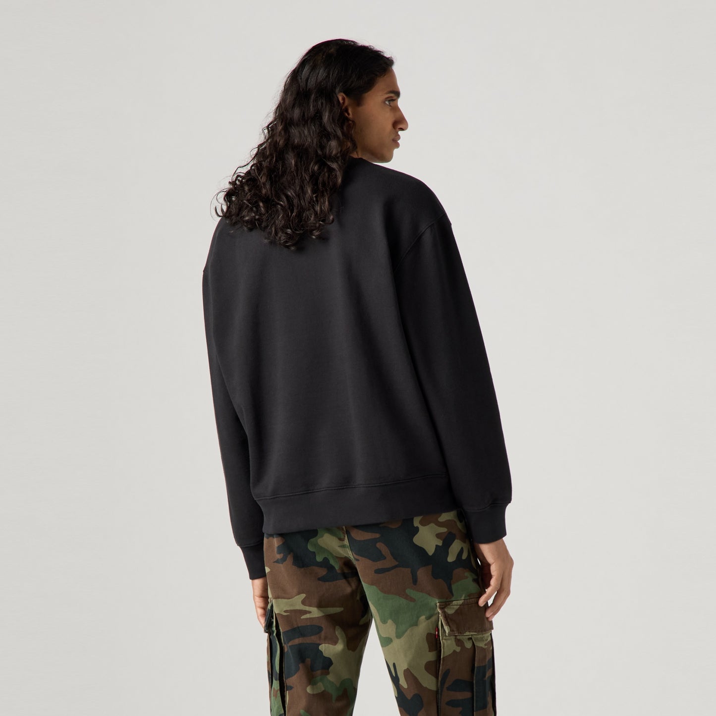 LEVI'S® MEN'S RELAXED GRAPHIC CREWNECK SWEATSHIRT - BLACK