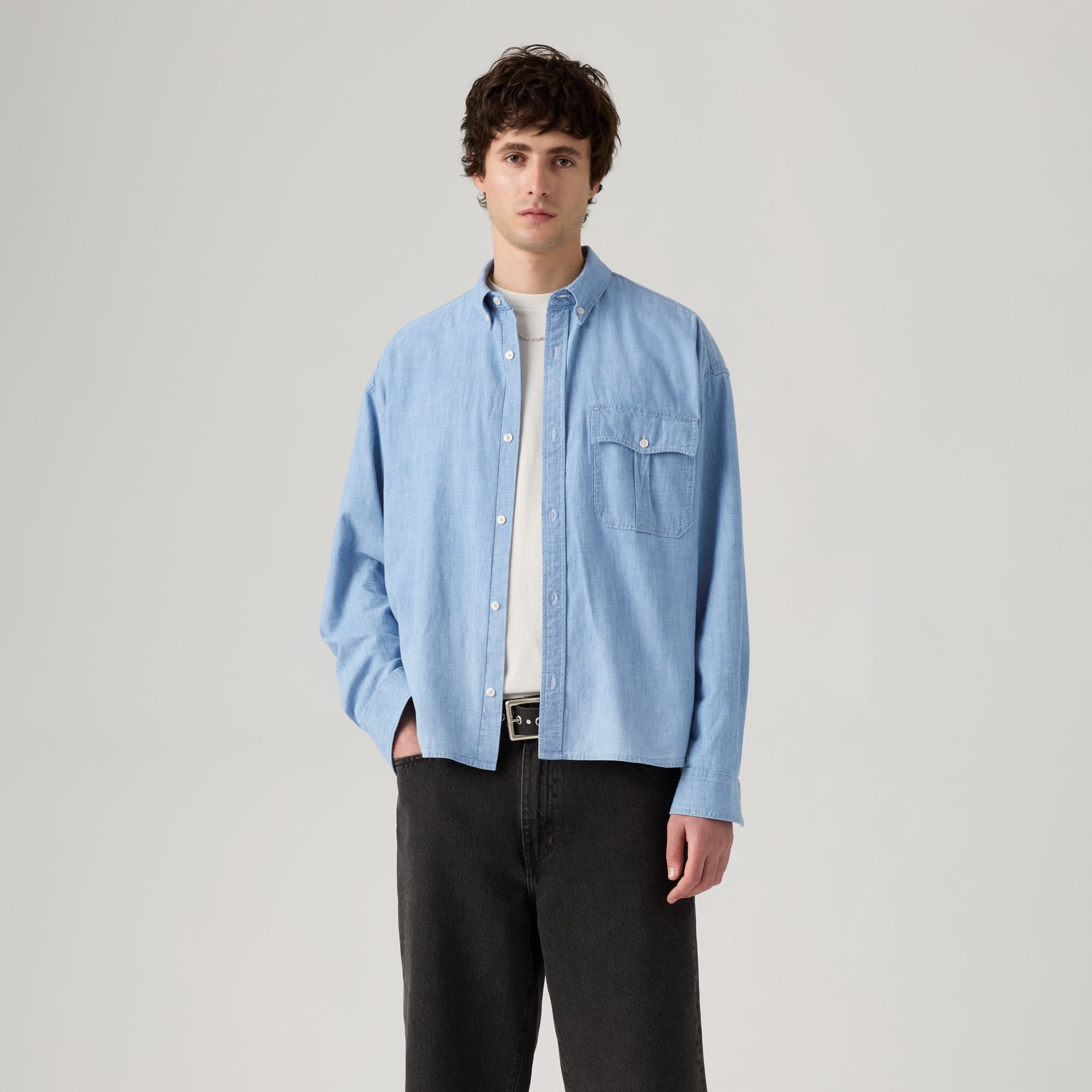 LEVI'S® MEN'S ZANDT CROPPED SHIRT - LIGHT INDIGO - WORN IN