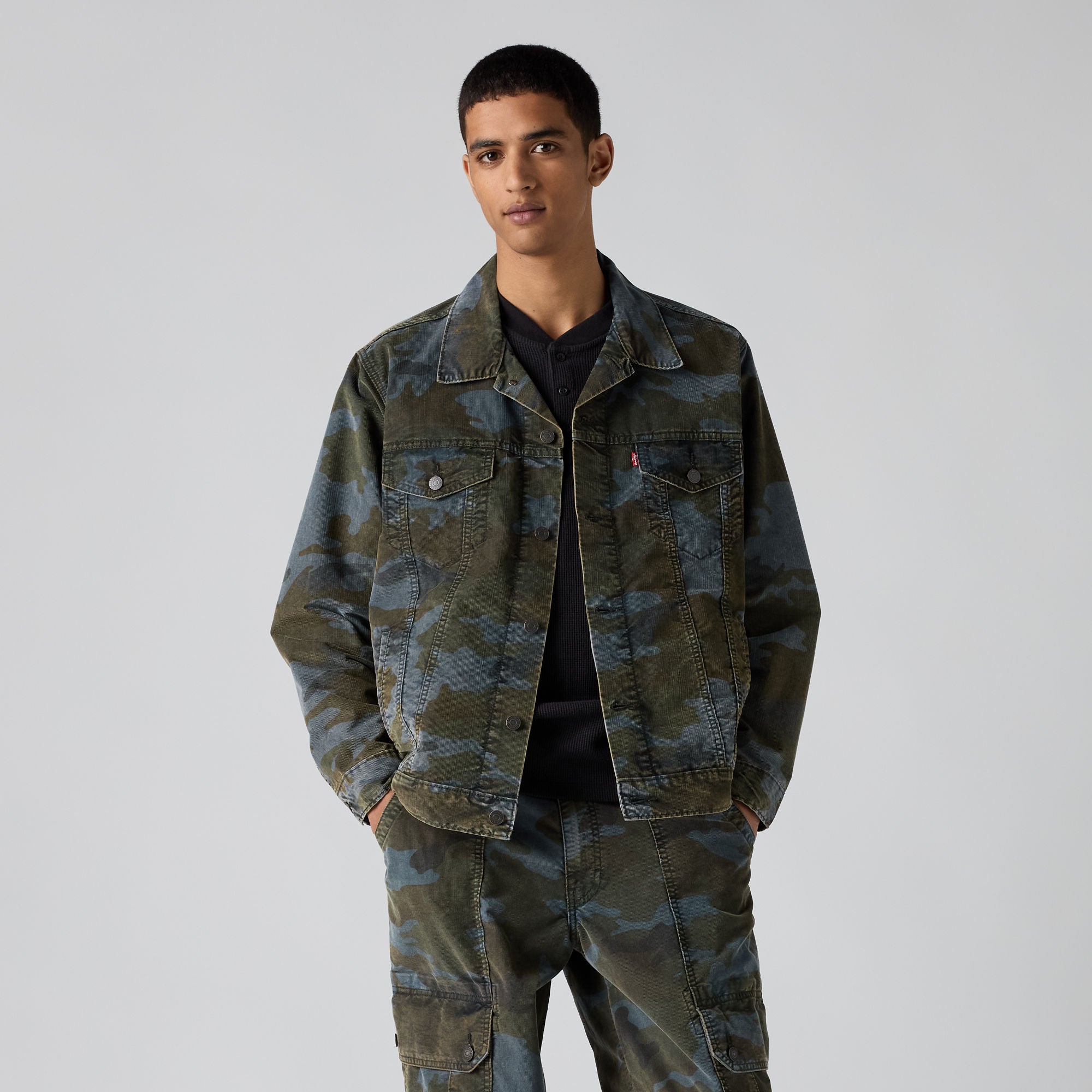 LEVI'S® MEN'S RELAXED TRUCKER JACKET - MULTI-COLOR