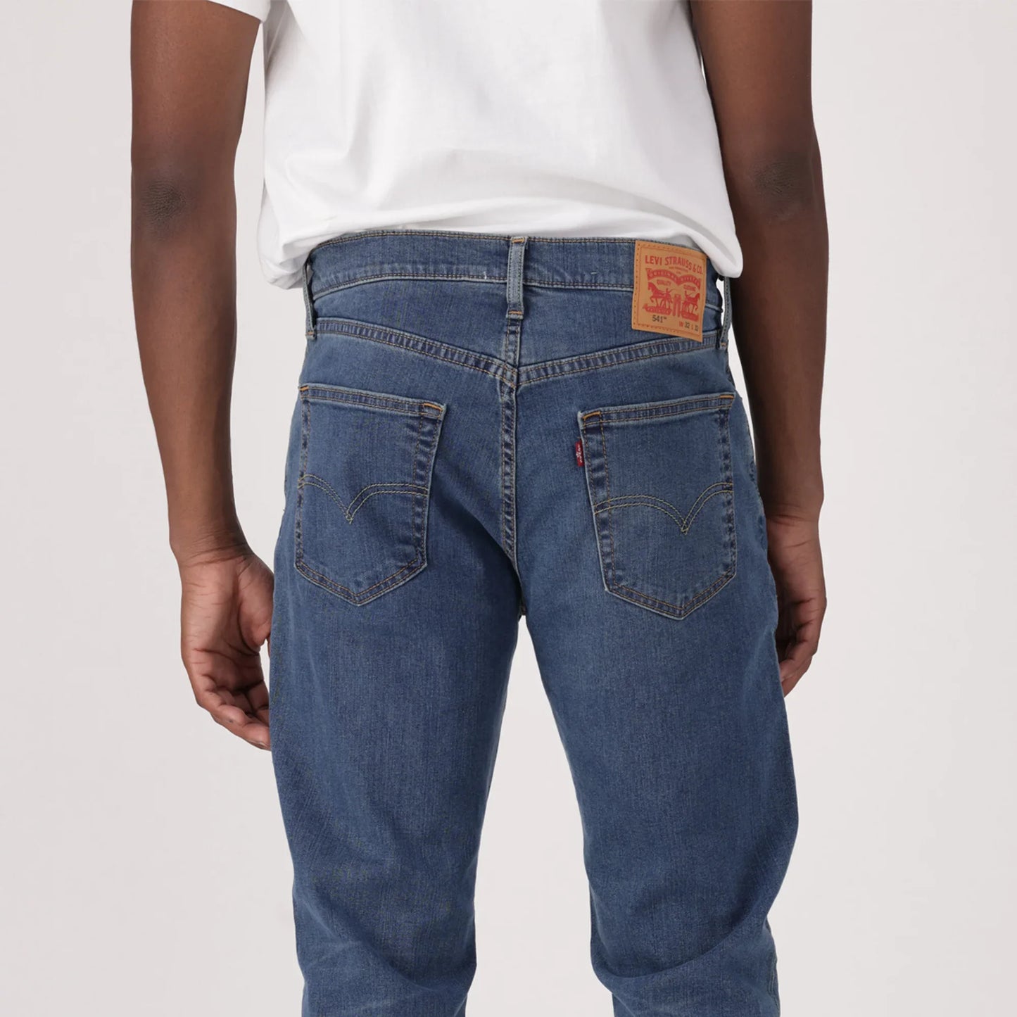 LEVI'S® MEN'S 541™ ATHLETIC TAPER JEANS - MED INDIGO - FLAT FINISH