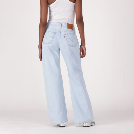 LEVI'S® WOMEN'S LOOSE BOOT JEANS - LIGHT INDIGO - WORN IN
