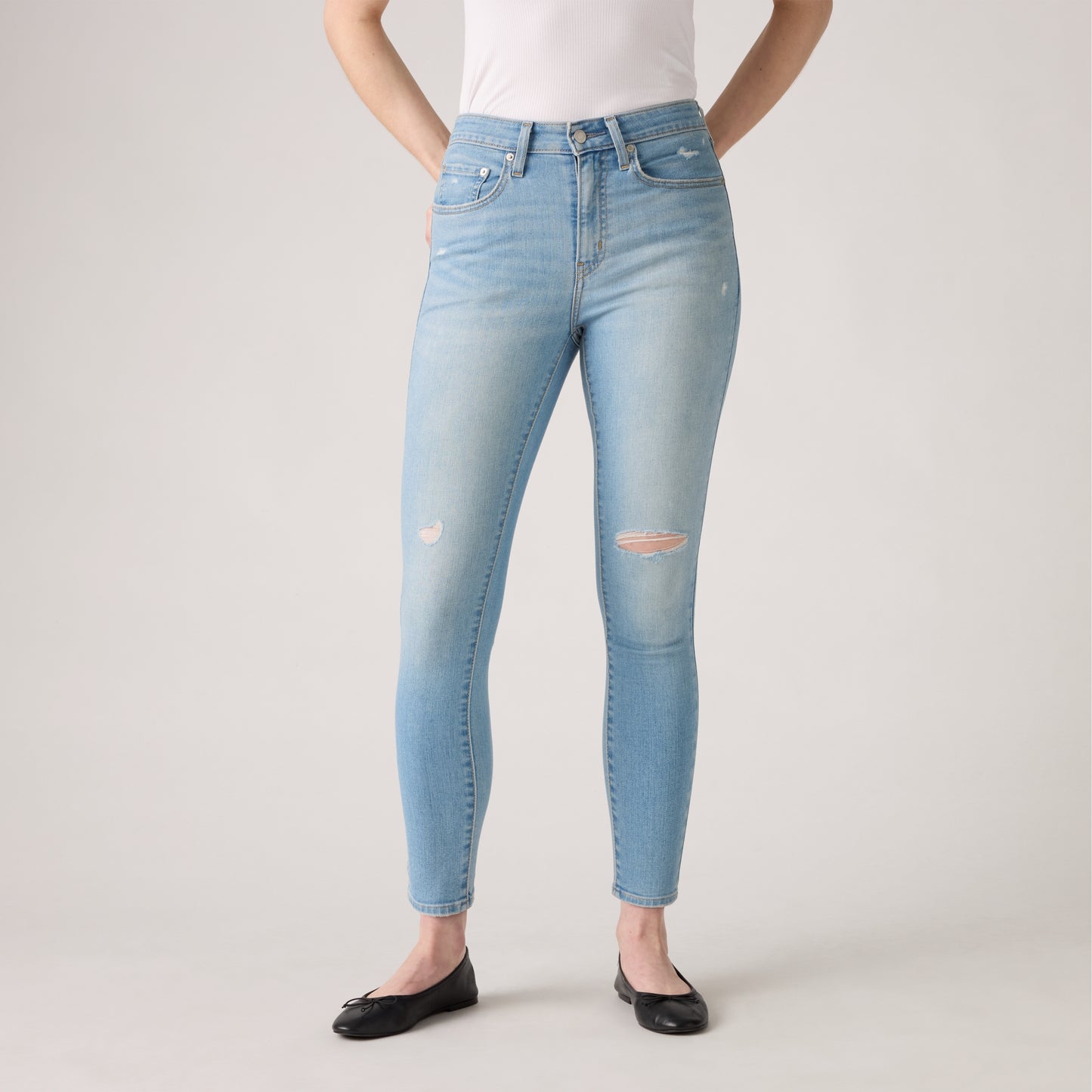 LEVI’S® WOMEN'S 721 HIGH-RISE SKINNY JEANS - MED INDIGO - WORN IN