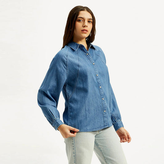 LEVI’S® WOMEN'S SOLID SPREAD COLLAR SHIRT - BLUE