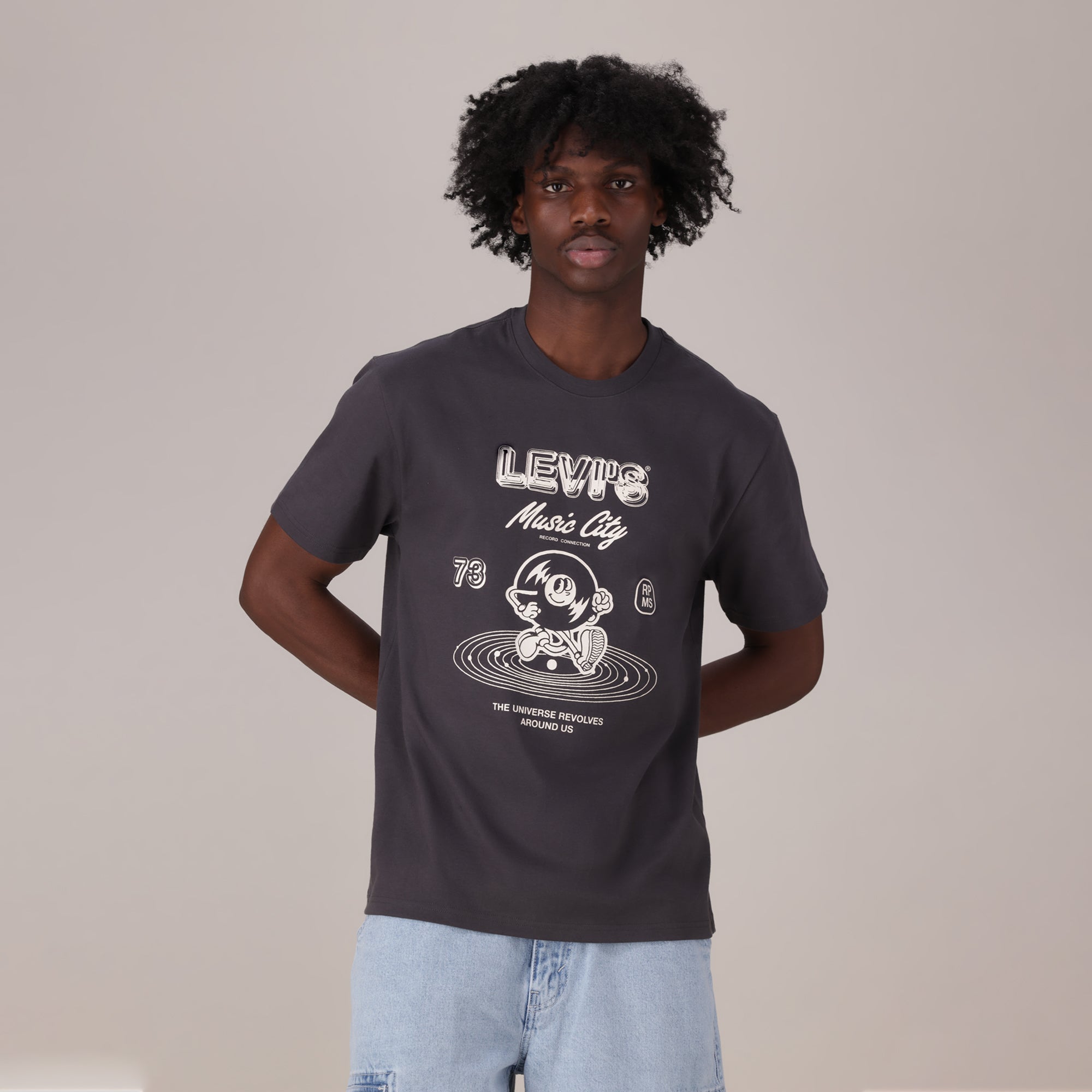 LEVI'S® MEN'S RELAXED FIT SHORT-SLEEVE GRAPHIC T-SHIRT - BLACK