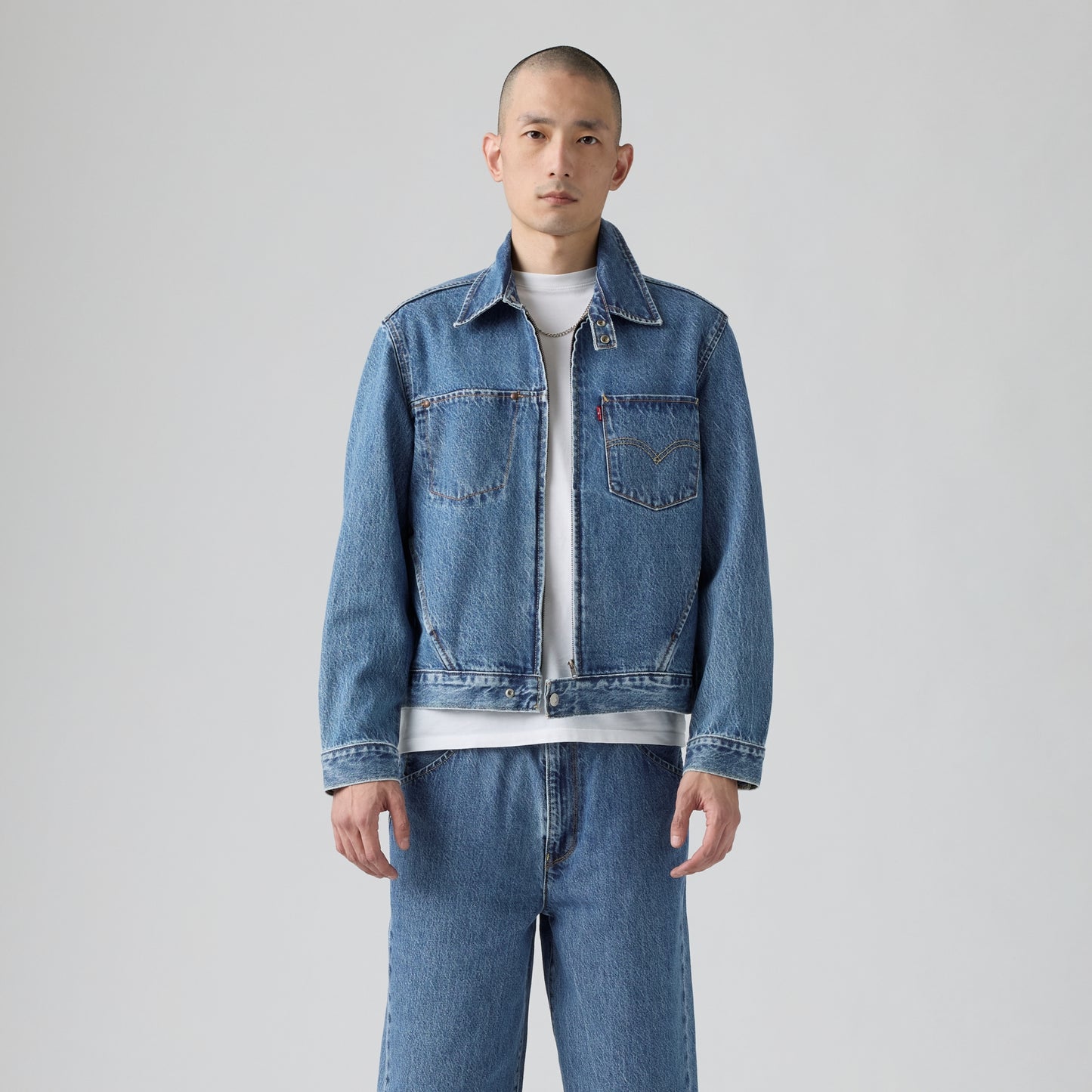 LEVI'S® MEN'S TWIST TRUCKER JACKET - MED INDIGO - WORN IN
