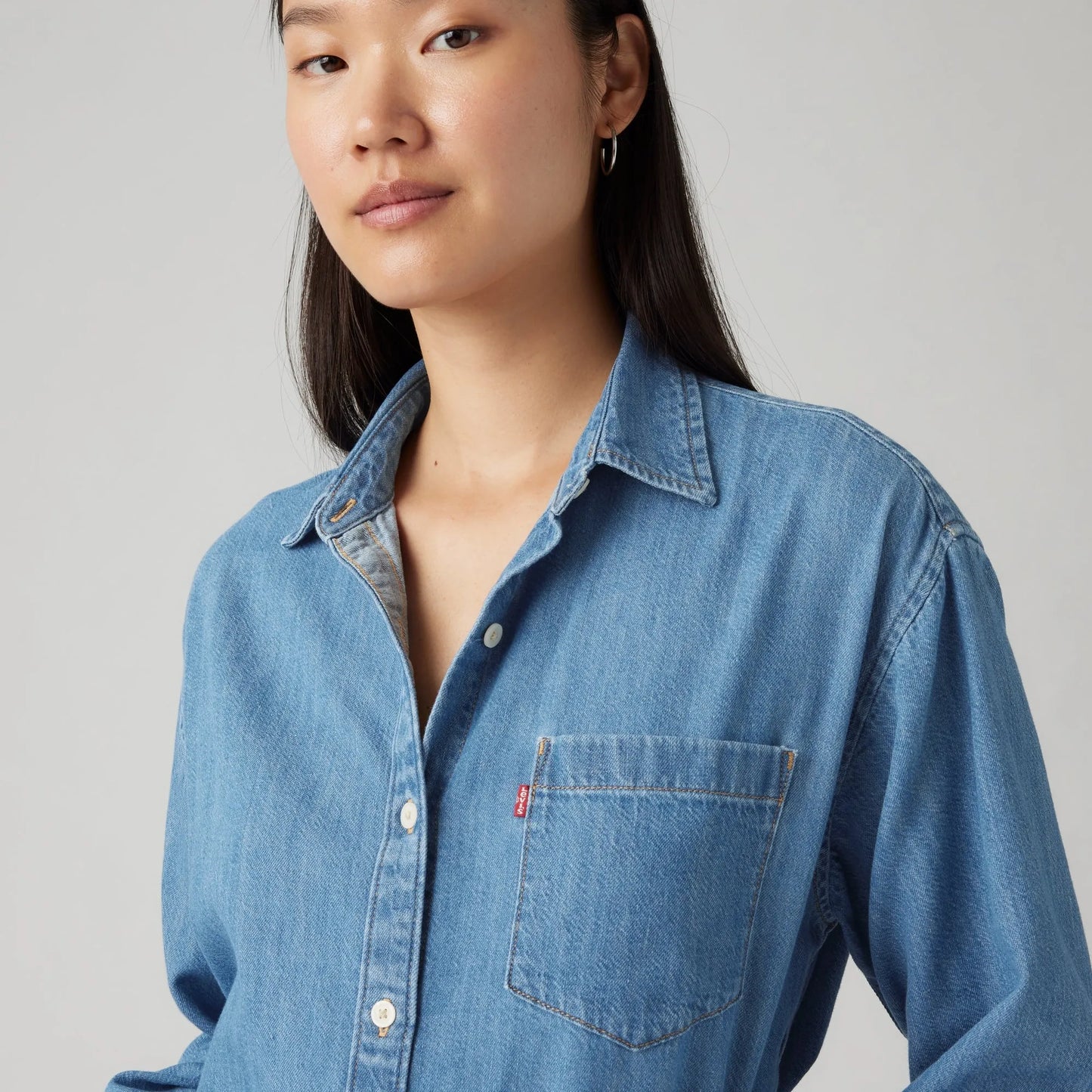 LEVI'S® WOMEN'S HARLIE BOYFRIEND SHIRT - MED INDIGO - FLAT FINISH