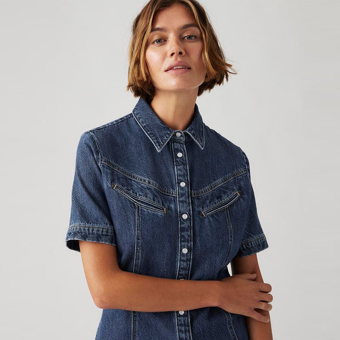 LEVI'S® WOMEN'S RINOA DENIM DRESS - MED INDIGO - FLAT FINISH