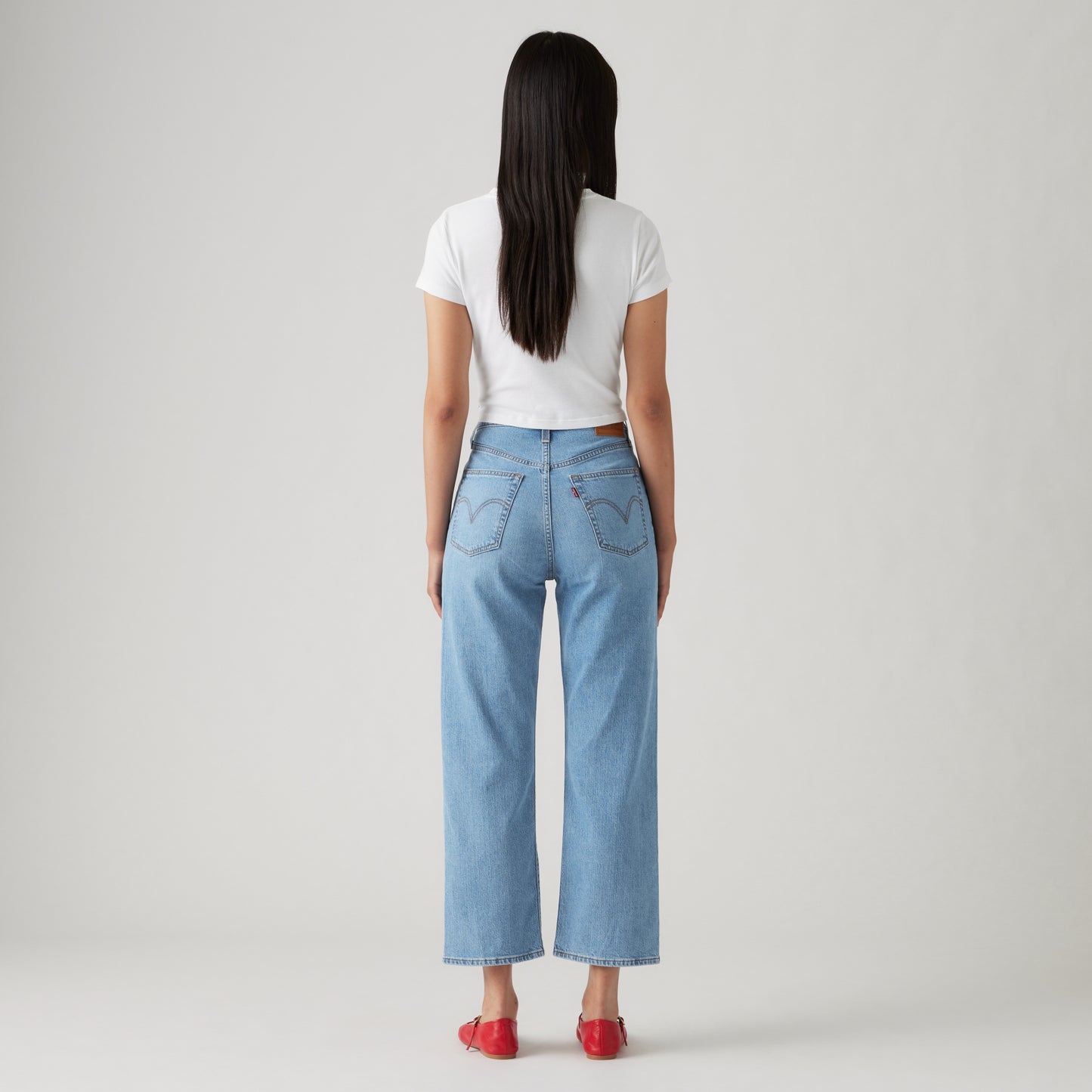 LEVI'S® WOMEN'S RIBCAGE STRAIGHT ANKLE JEANS - MED INDIGO - WORN IN